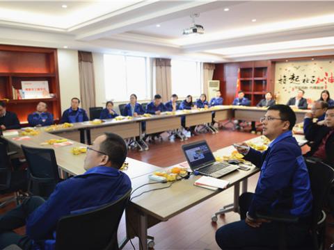 深学细悟转达头脑实力 ——w66利来集团党总支开展学习十九大精神 