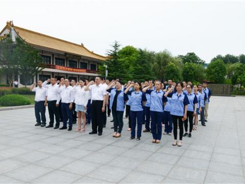 重温入党誓词   思念英雄先烈——w66利来集团党总支部组织全体党员开展党建运动