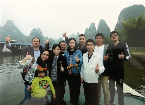 “2017年度优异员工旅游”体验桂林风情-栏目内容详细页-公司新闻