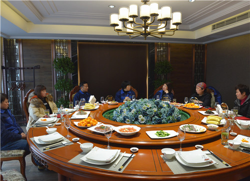 浓浓祝福语 依依惜别情——w66利来集团退休员工欢送会-栏目内容详细页-公司新闻